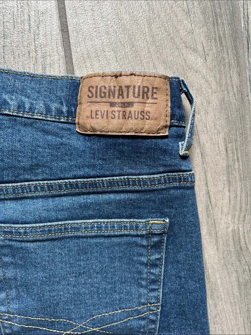 Levi's Men's Medium Blue Straight Jeans
